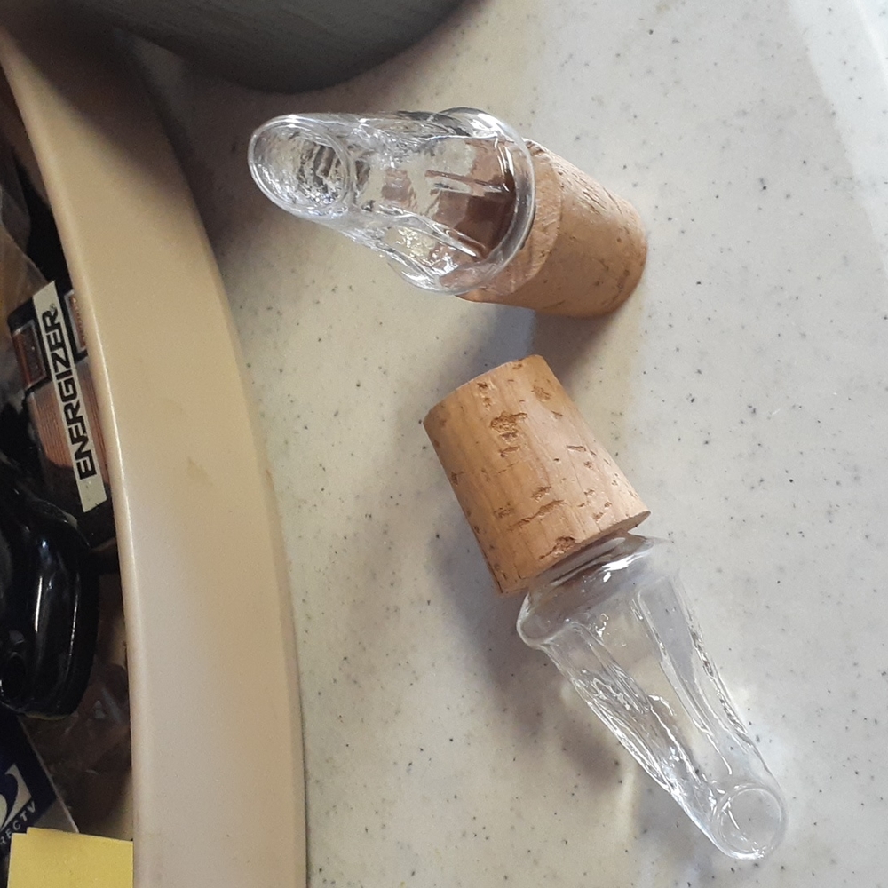 Set of 2 - bottle cork with pour spout NIP